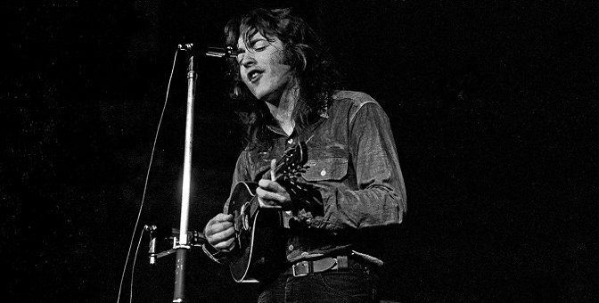 Rory Gallagher a jeho akustický odkaz Wheels Within Wheels